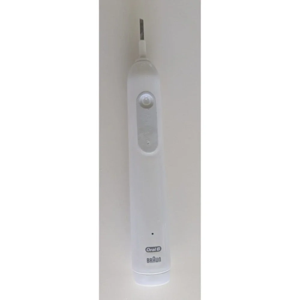 Braun Oral-B 3791 Pro 1000 Rechargeable Electric White‎ Toothbrush with Charger